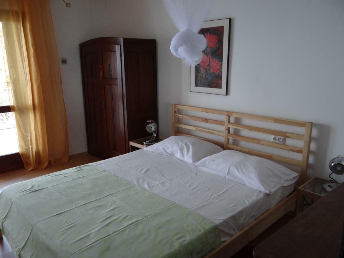 Apartments Bassi Stara Baska Ngoại thất bức ảnh